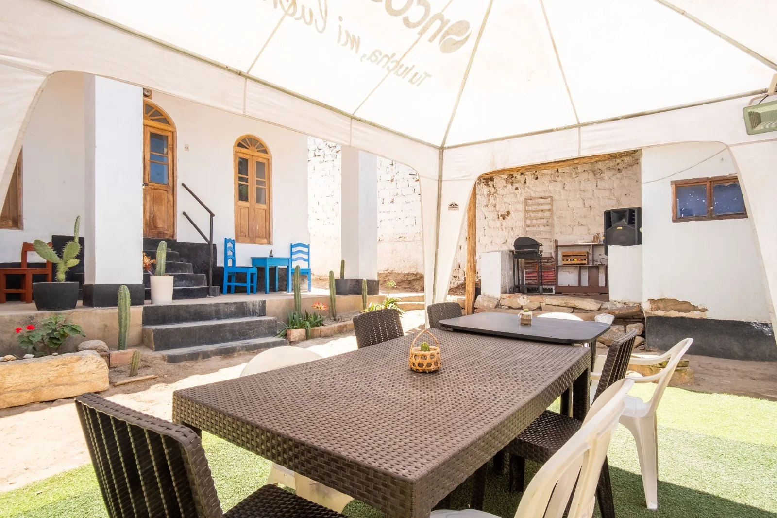 Patio de Mía Hostel en Caraz